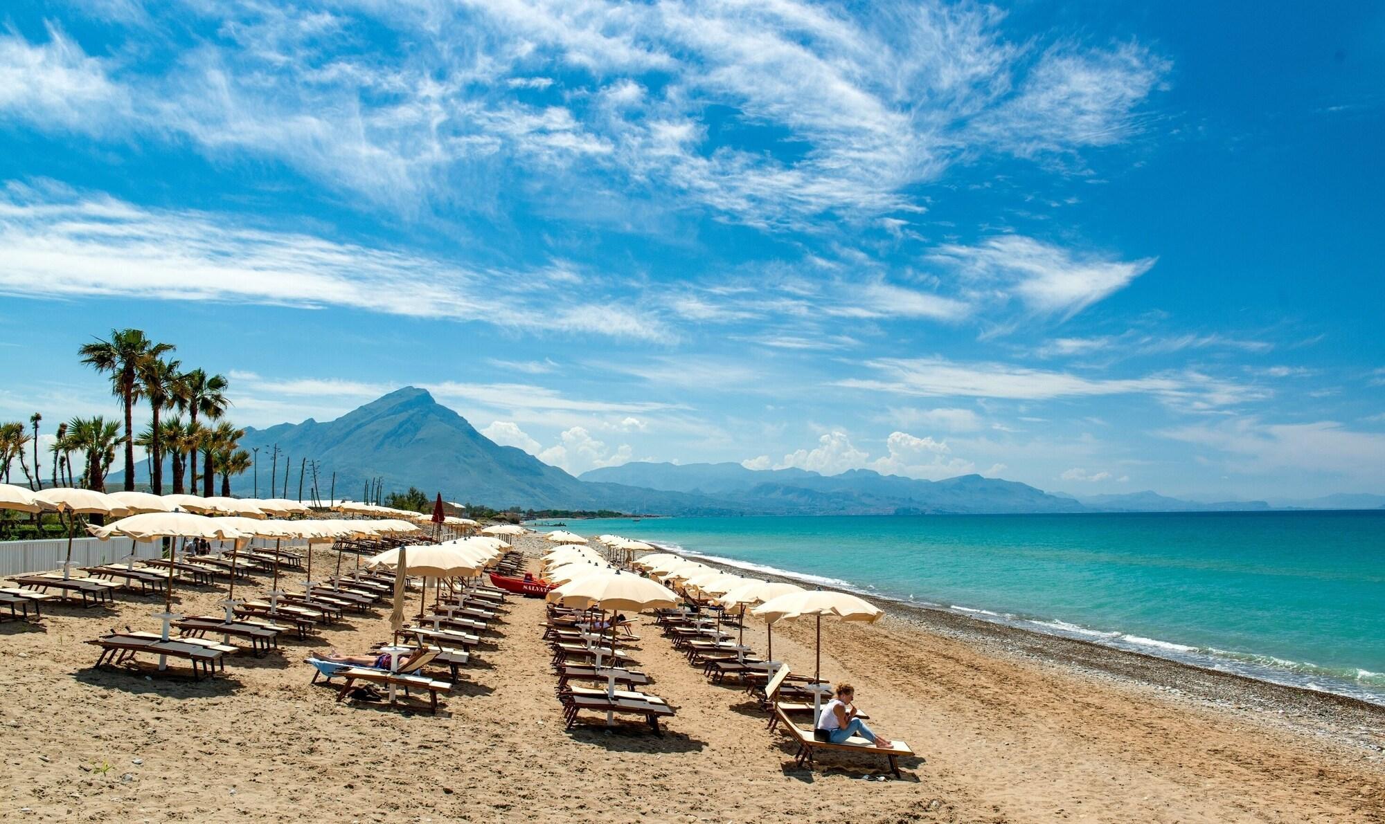 Hotel Mangia's Himera 4*